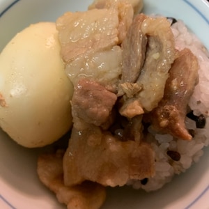 魯肉飯（ルーローハン）